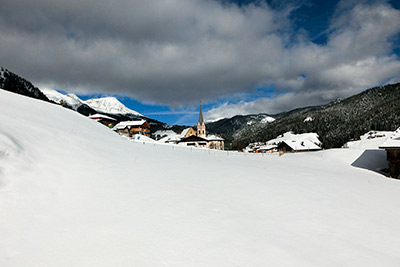 Dorf Proveis im Winter